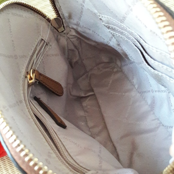 NWT MICHAEL KORS LEATHER ADELE DOME CROSSBODY BAG - Picture 6 of 8